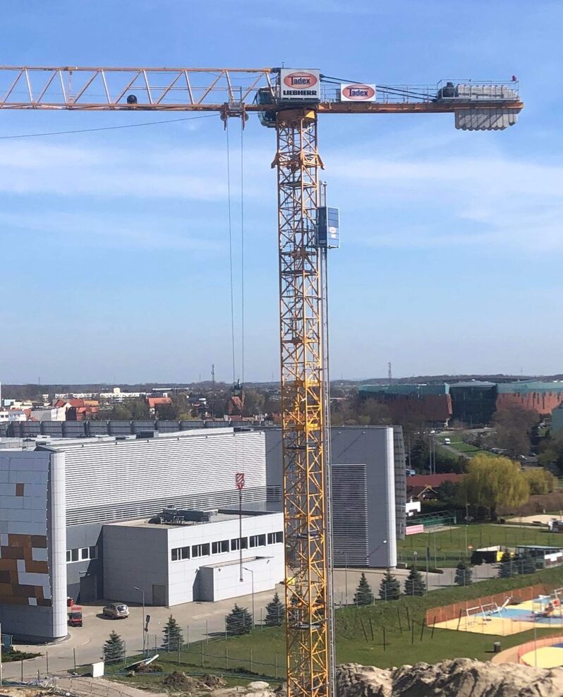 LIEBHERR 150 ECB z windą dla operatora GEDA 2PK LIEBHERR 150 ECB z windą dla operatora GEDA 2PK