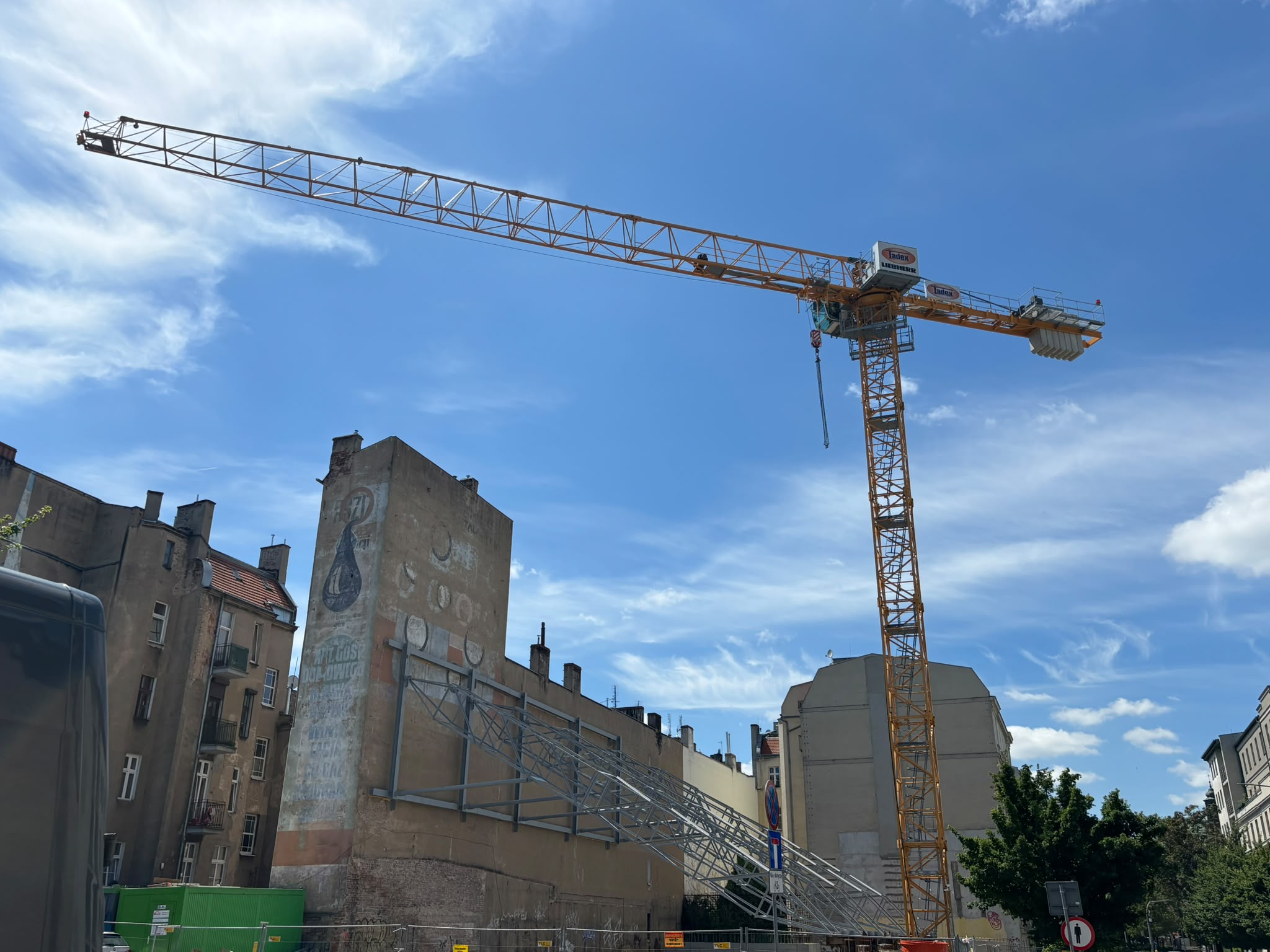 Liebherr 150 EC-B 8 – używany żuraw wieżowy Liebherr 150 EC-B 8 – używany żuraw wieżowy