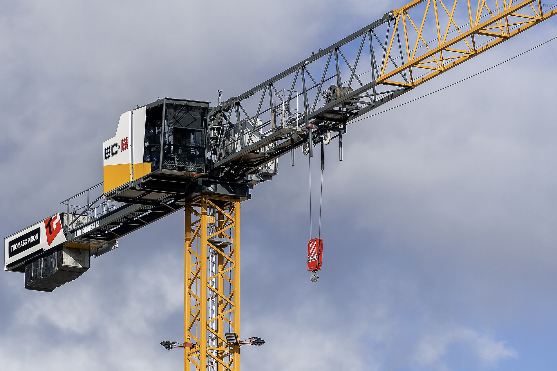 Liebherr 125 EC-B 6 – używany żuraw wieżowy Liebherr 125 EC-B 6 – używany żuraw wieżowy