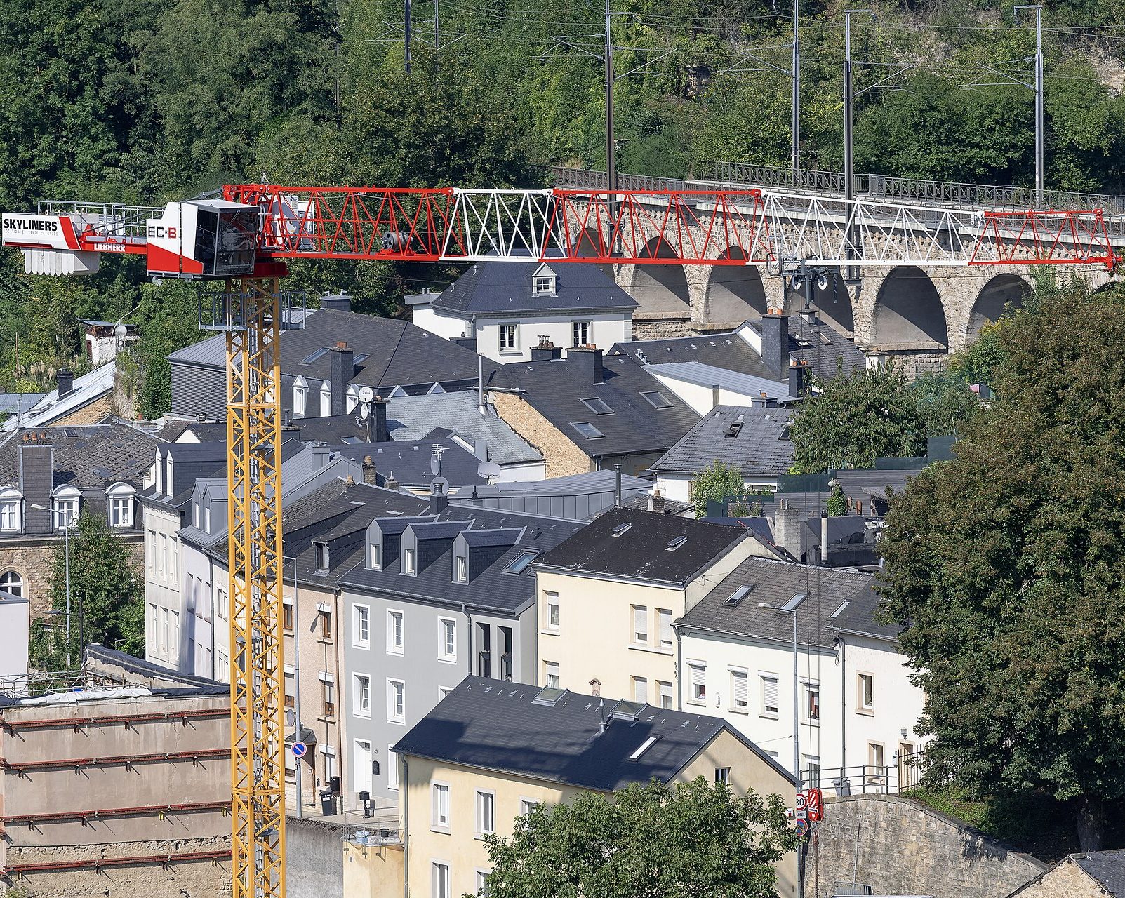 Liebherr 125 EC-B 6 – używany żuraw wieżowy Liebherr 125 EC-B 6 – używany żuraw wieżowy
